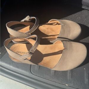 Dream Pairs Women's Taupe Flats with Ankle Strap